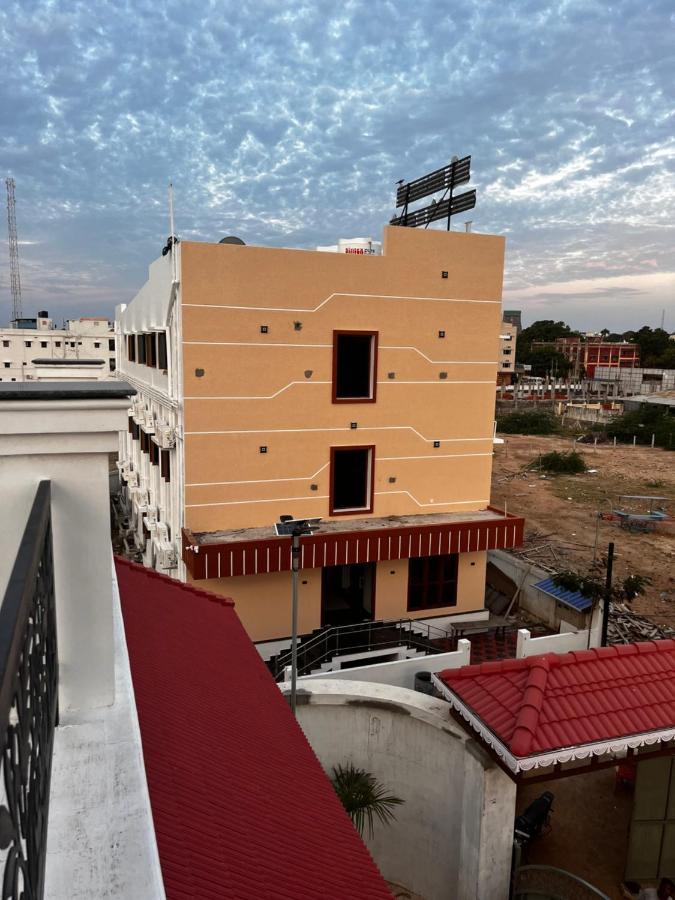 Hotel Sri Balaji Lodging Tiruchchendūr Exterior foto